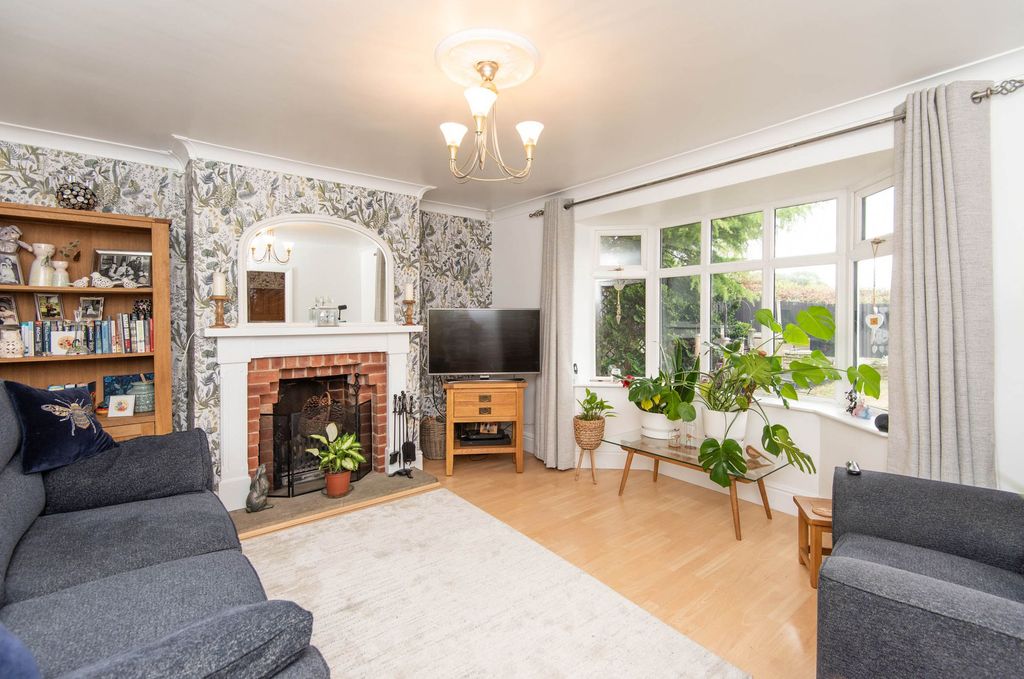 Property photo 2 of 25