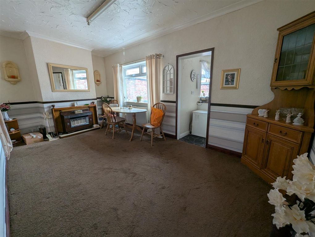 Property photo 3 of 12 Dining Room