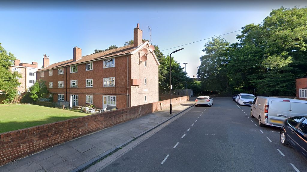 Property photo 1 of 1 Modern 1 Bedroom Apartment