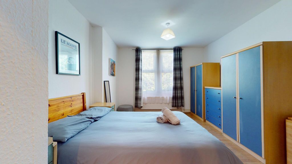 Property photo 1 of 12 Bedroom