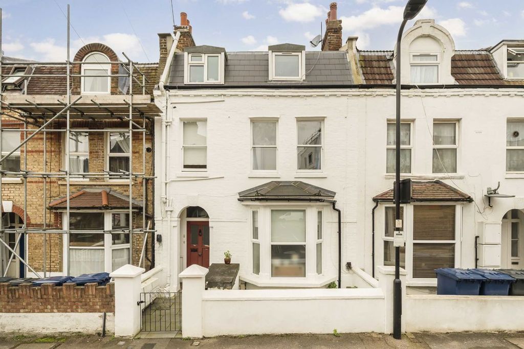 Property photo 1 of 5