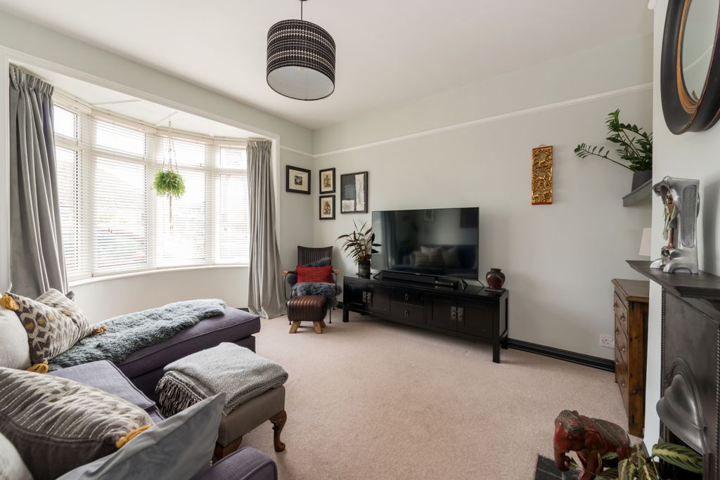 Property photo 3 of 29 Sitting Room
