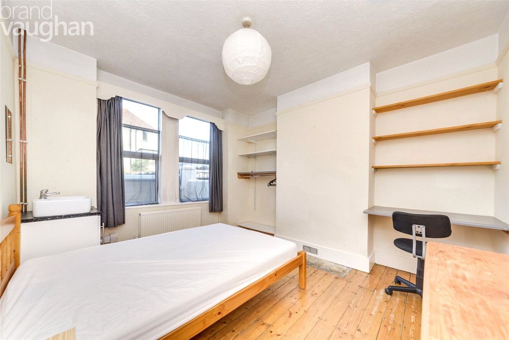 Property photo 3 of 16 Bedroom