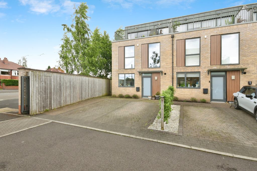 Property photo 1 of 17 Photography