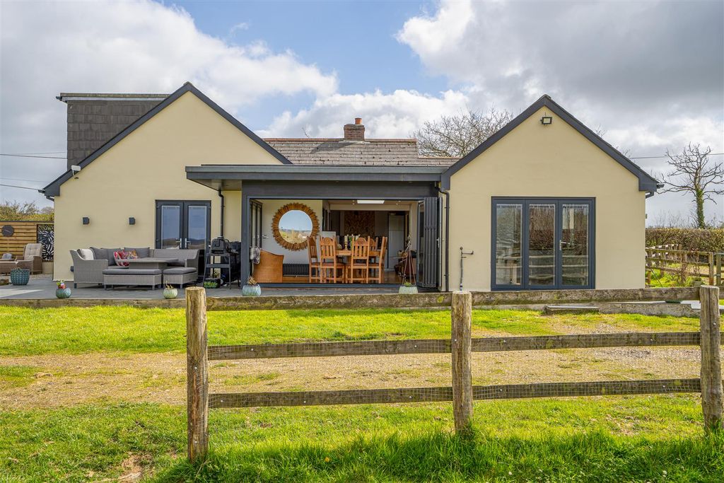 Property photo 2 of 38