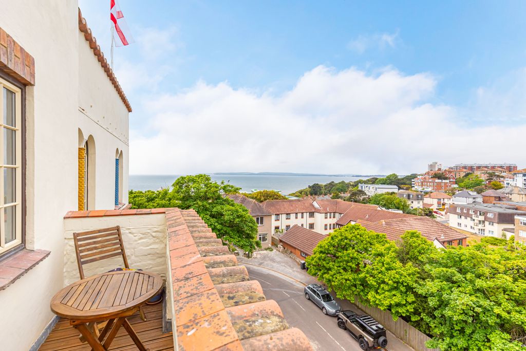 Property photo 1 of 18 346A6231