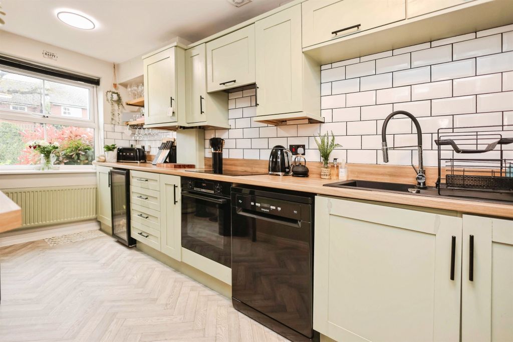 Property photo 3 of 21