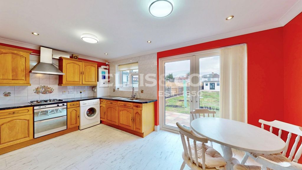 Property photo 2 of 27 Picture No. 49