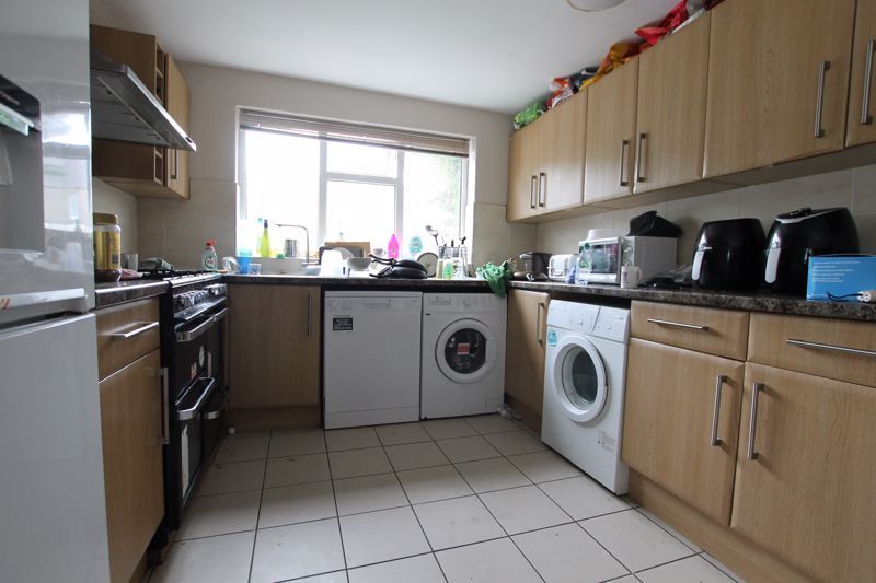 Property photo 3 of 10 Photo 6