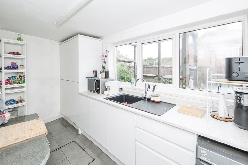Property photo 3 of 18 Pbox-Img.Jpg