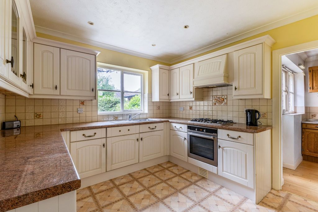 Property photo 2 of 14 Kitchen