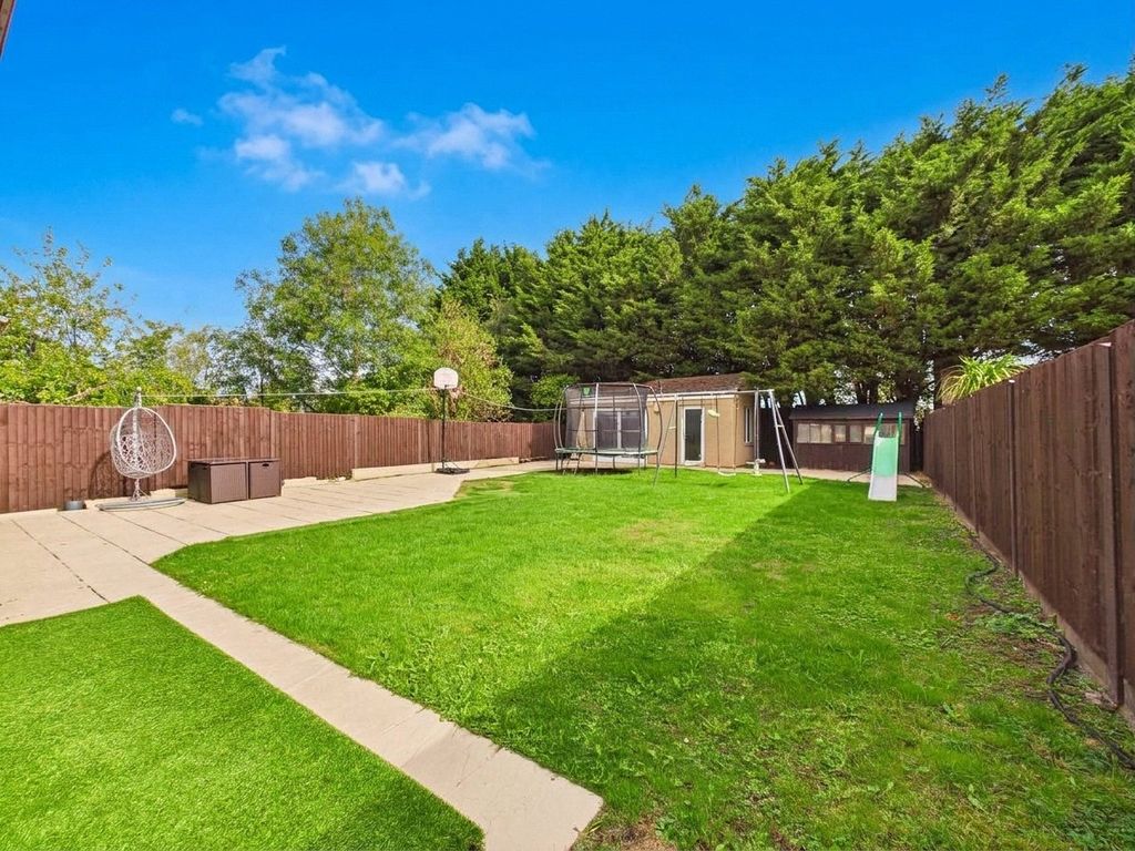 Property photo 2 of 24 Picture No. 20