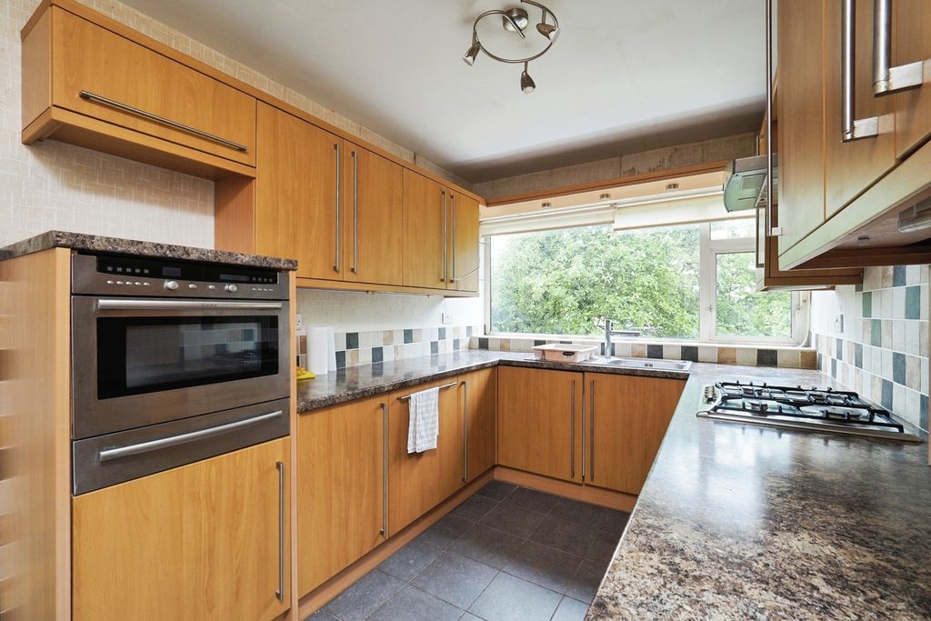 Property photo 3 of 14 Kitchen