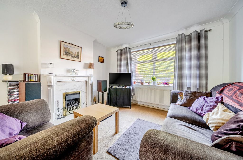 Property photo 2 of 12 1441018-8-69Ef7dc...