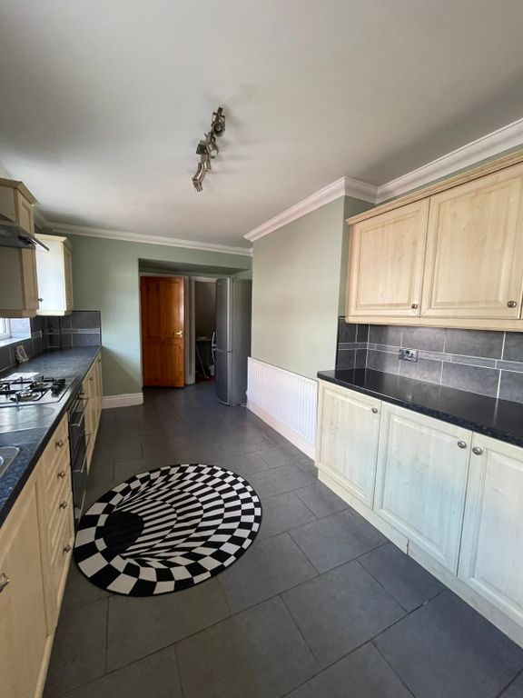 Property photo 3 of 13 Image
