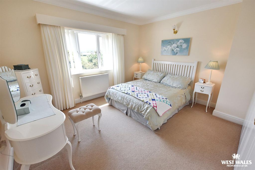 Property photo 3 of 27 18 (31).Jpg