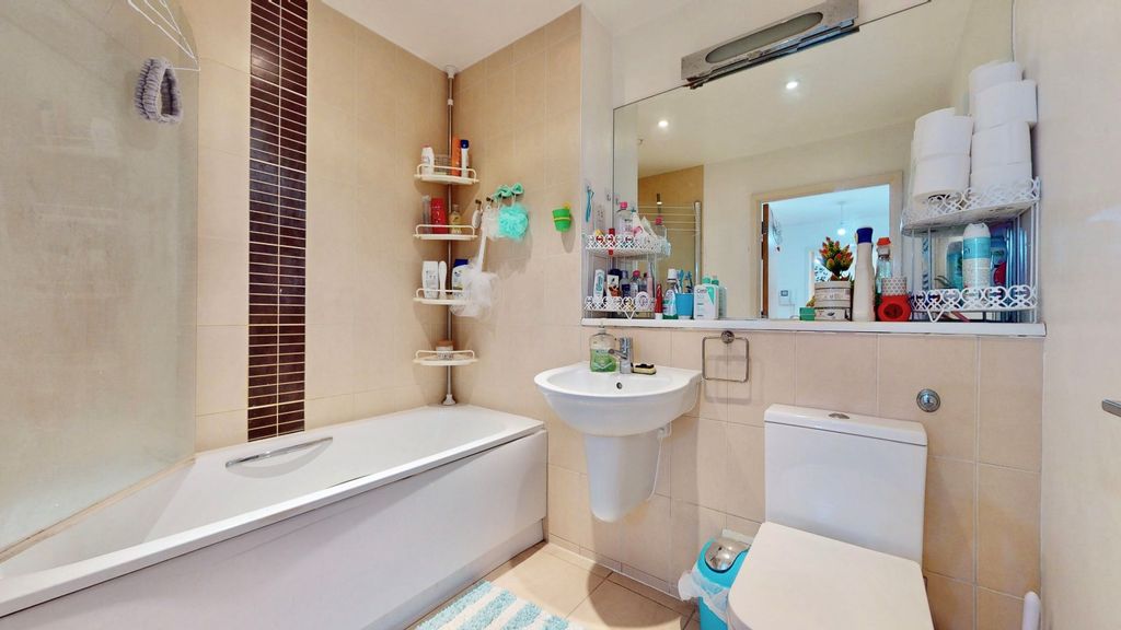 Property photo 3 of 18 Picture No. 24