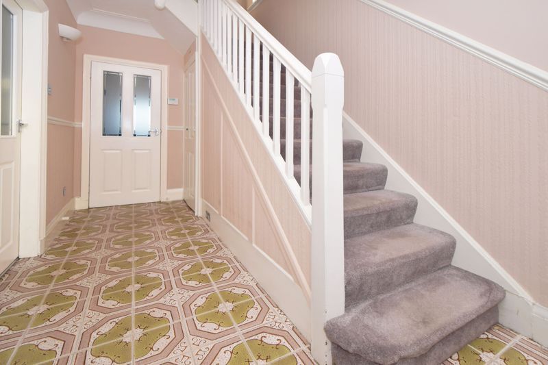 Property photo 3 of 26 Entrance Hall