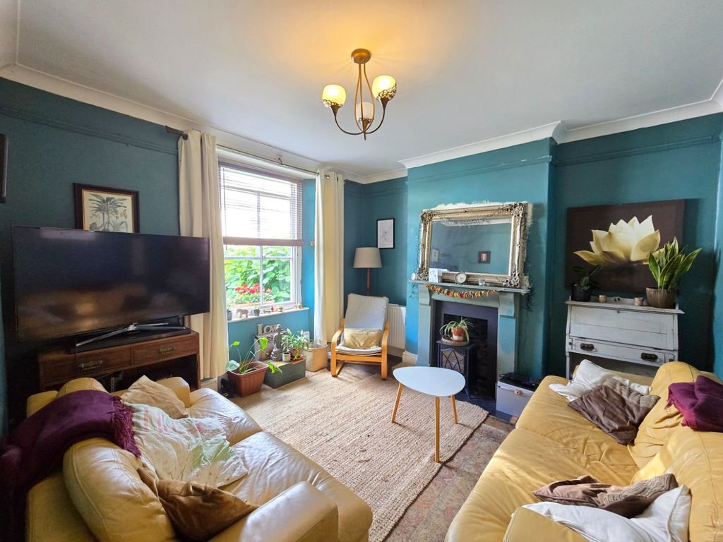 Property photo 2 of 18 5558354