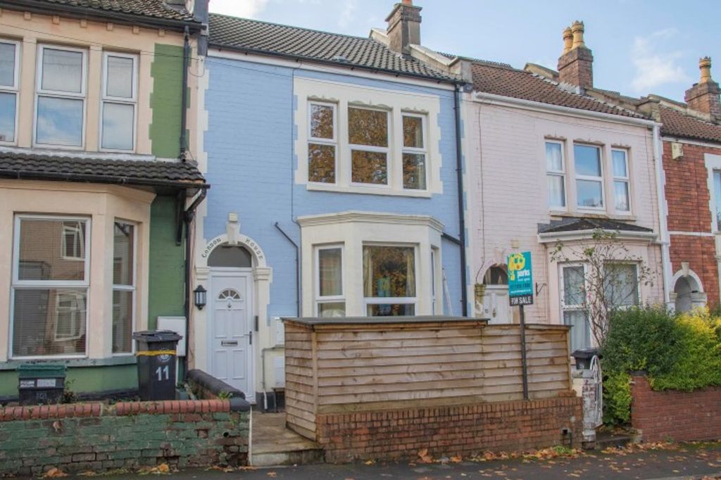 Property photo 1 of 12 Front