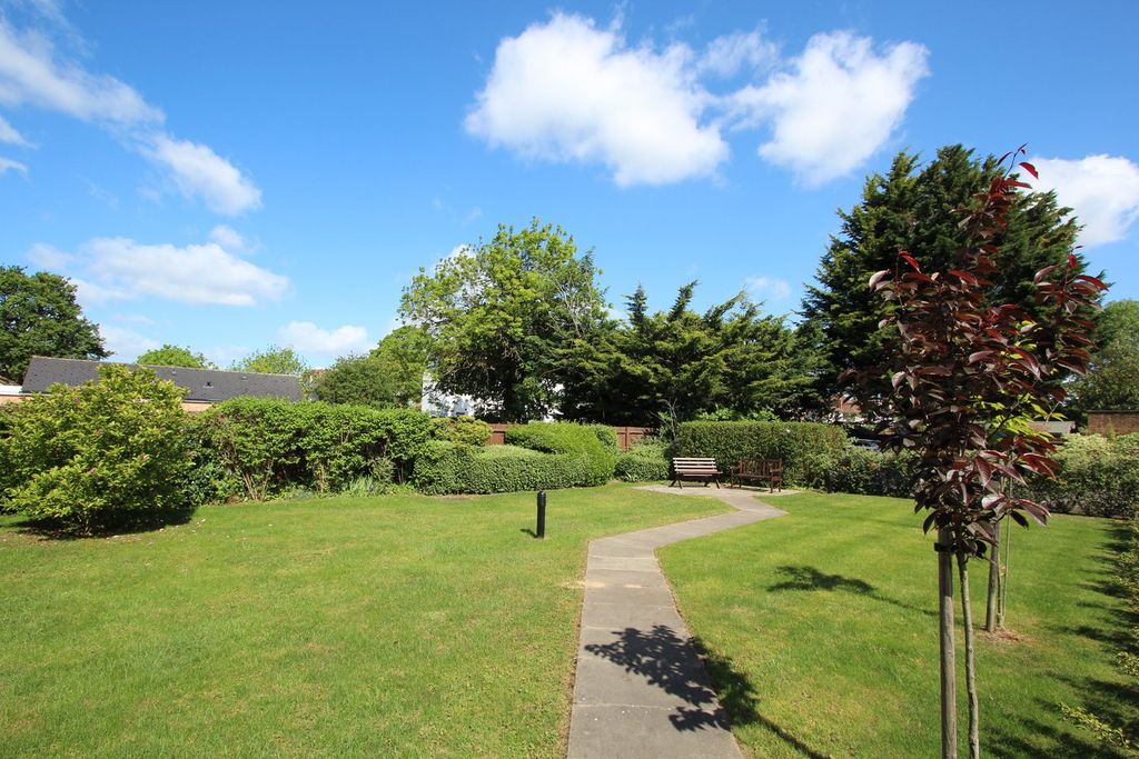 Property photo 2 of 10
