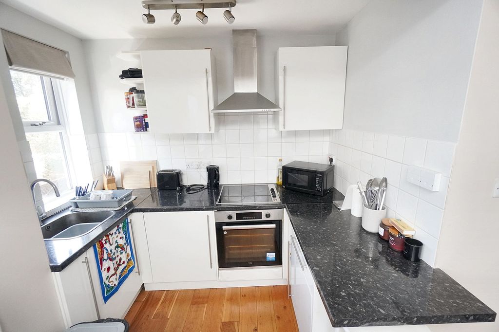 Property photo 3 of 7 Photo 1