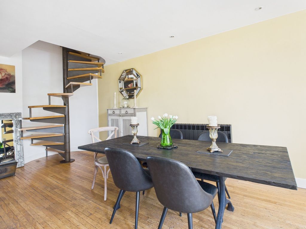 Property photo 3 of 28 Dining Area