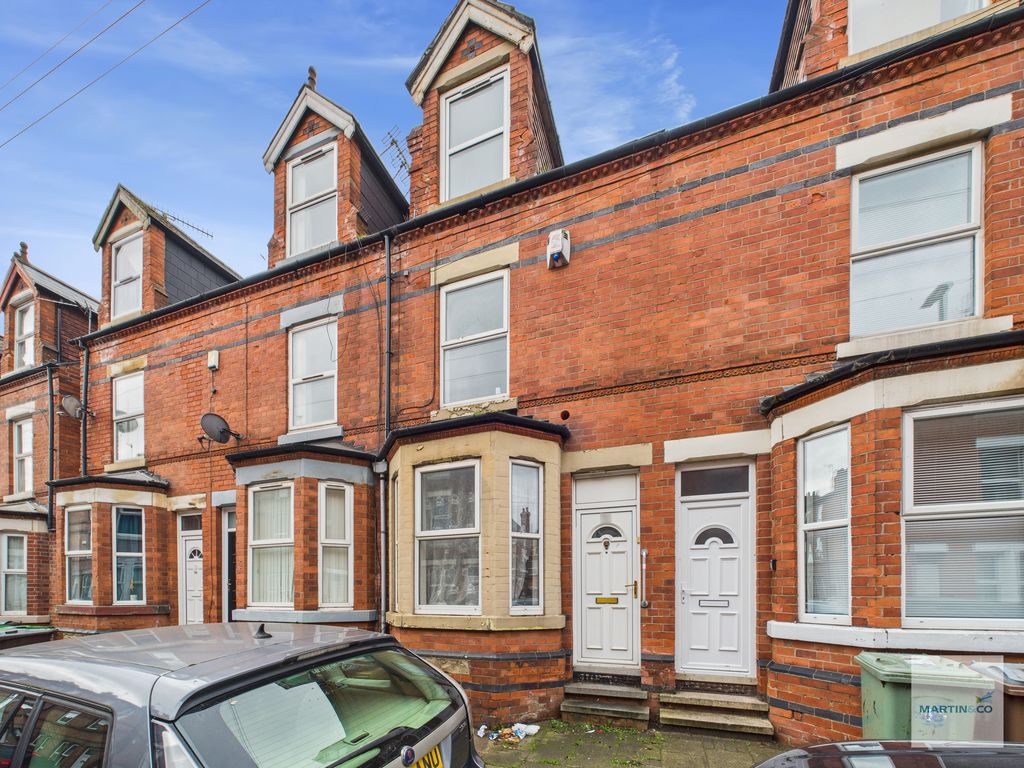 Property photo 1 of 12 Cam03394G0-Pr0387-Still014