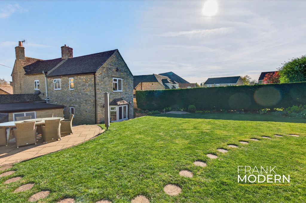 Property photo 2 of 47 Garden