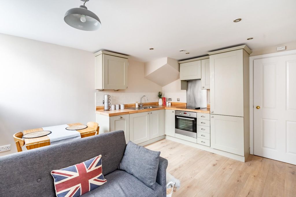 Property photo 2 of 14 21Bg-3.Jpg