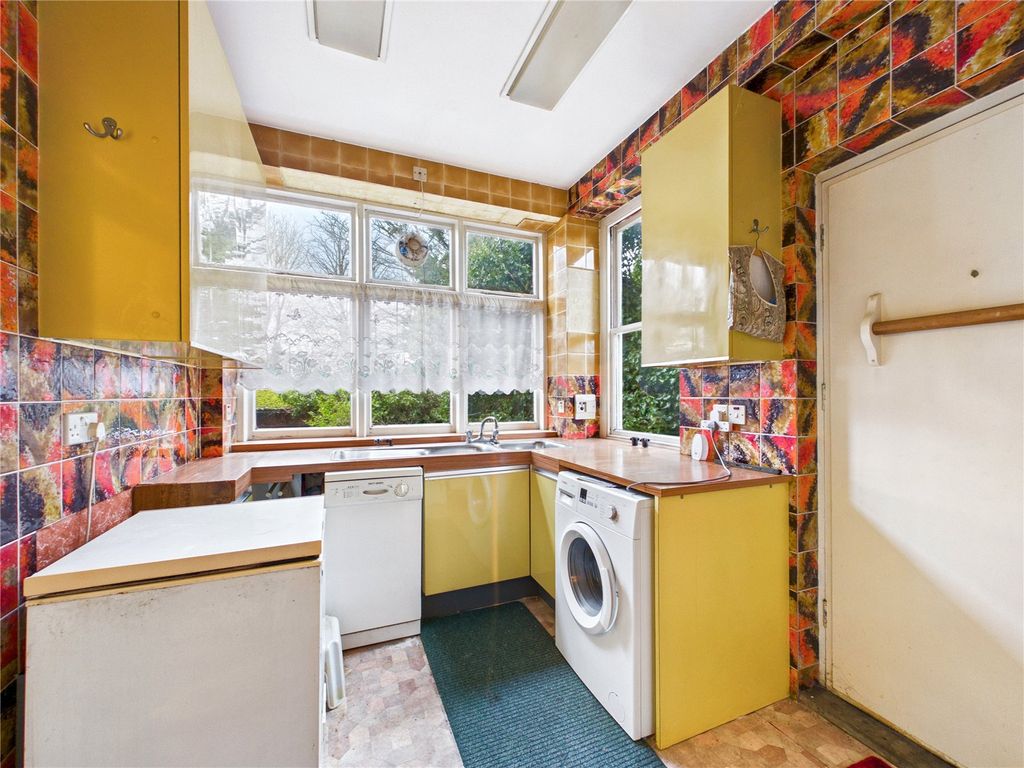 Additional image 19 of 3 bed flat for saleHamilton Gardens, Felixstowe, Suffolk IP11