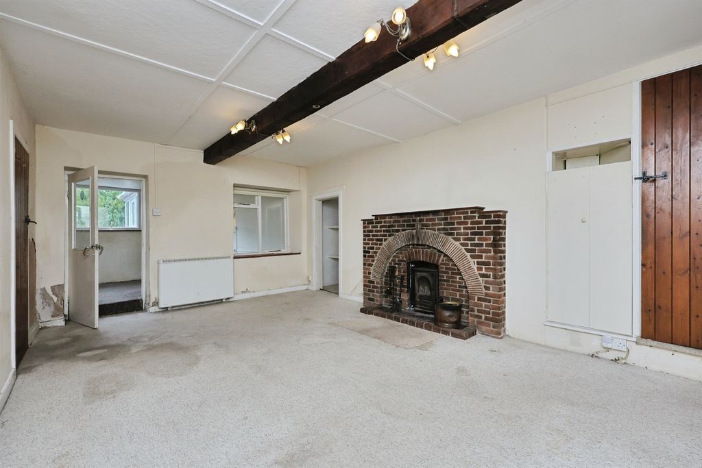 Property photo 2 of 34