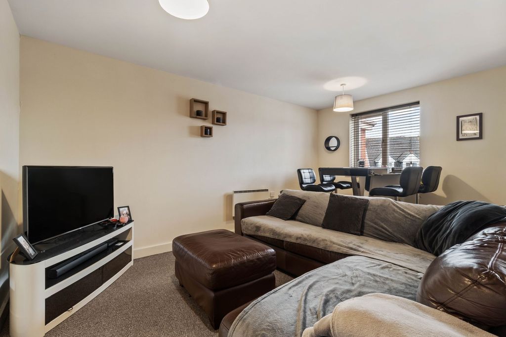 Property photo 3 of 14