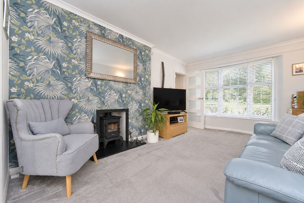 Property photo 2 of 30