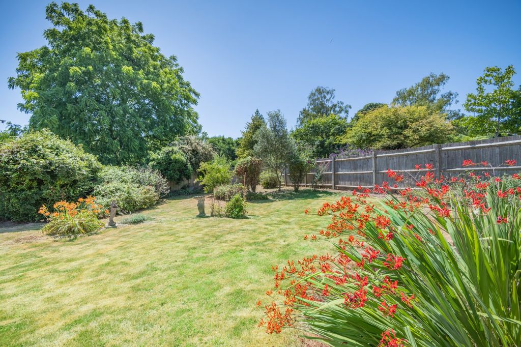 Property photo 3 of 20 Grounds