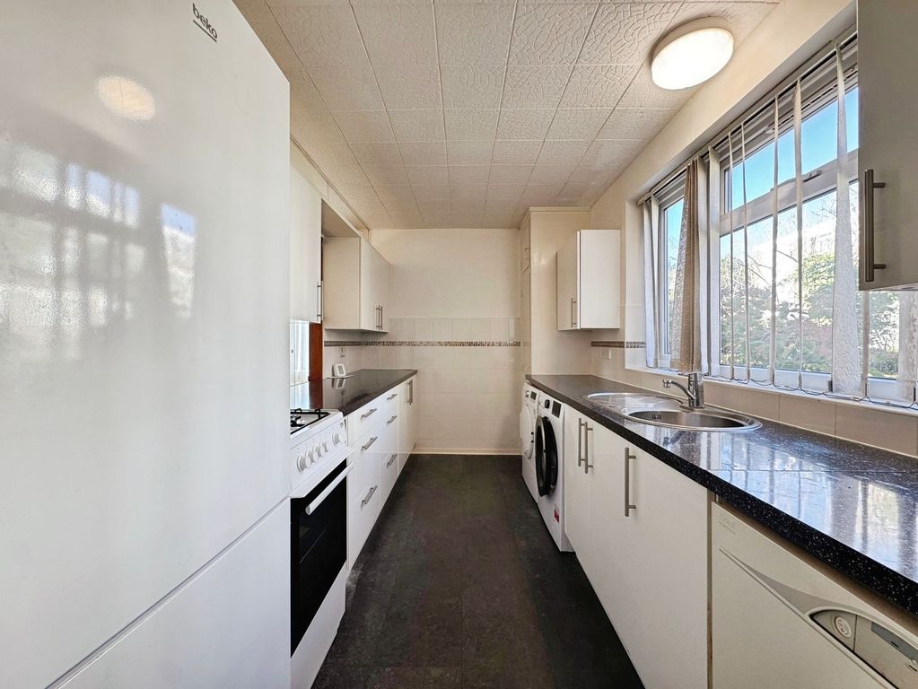 Property photo 2 of 16 Kitchen