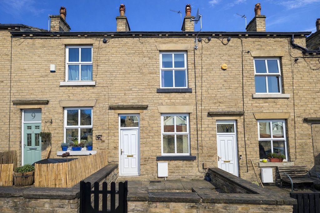 Property photo 1 of 14 William St Ewemove Brighouse (3)