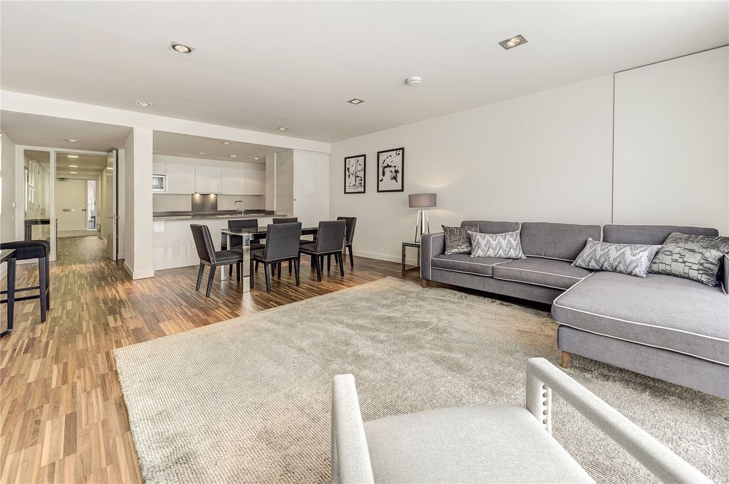 Property photo 1 of 9 Reception Room
