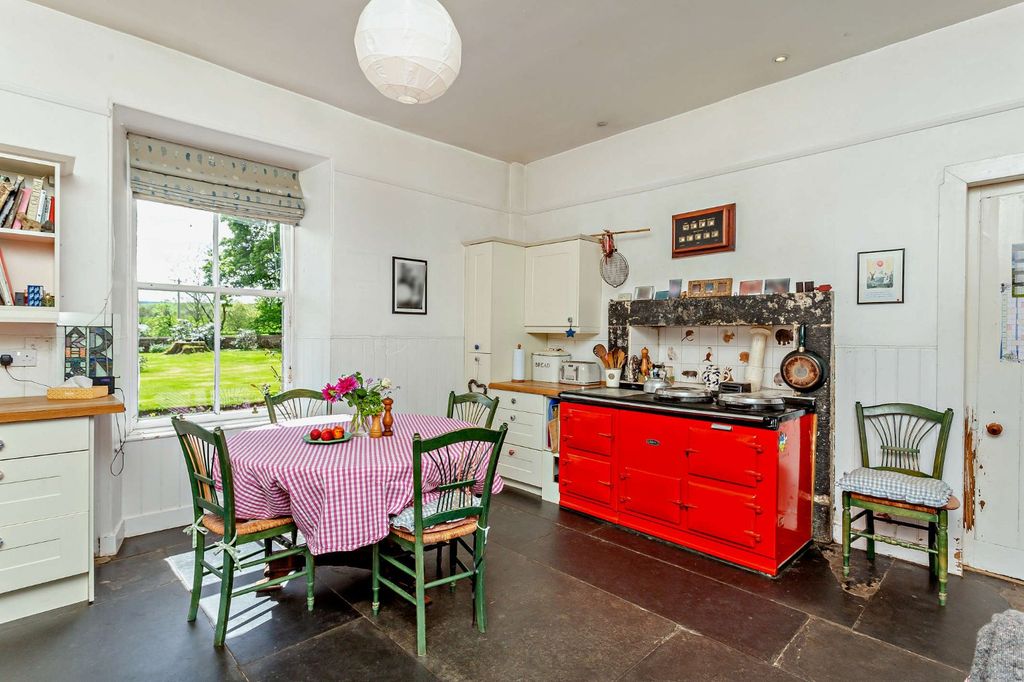 Property photo 2 of 17 Picture No. 18