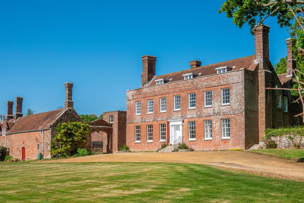 Property photo 2 of 41
