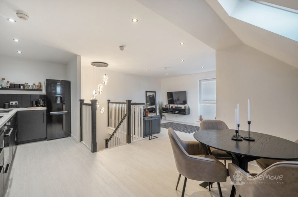 Property photo 3 of 13 17
