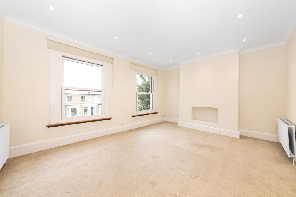 Property photo 2 of 9