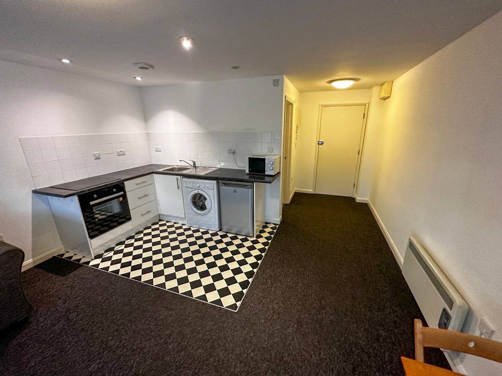 Property photo 2 of 6 Studio