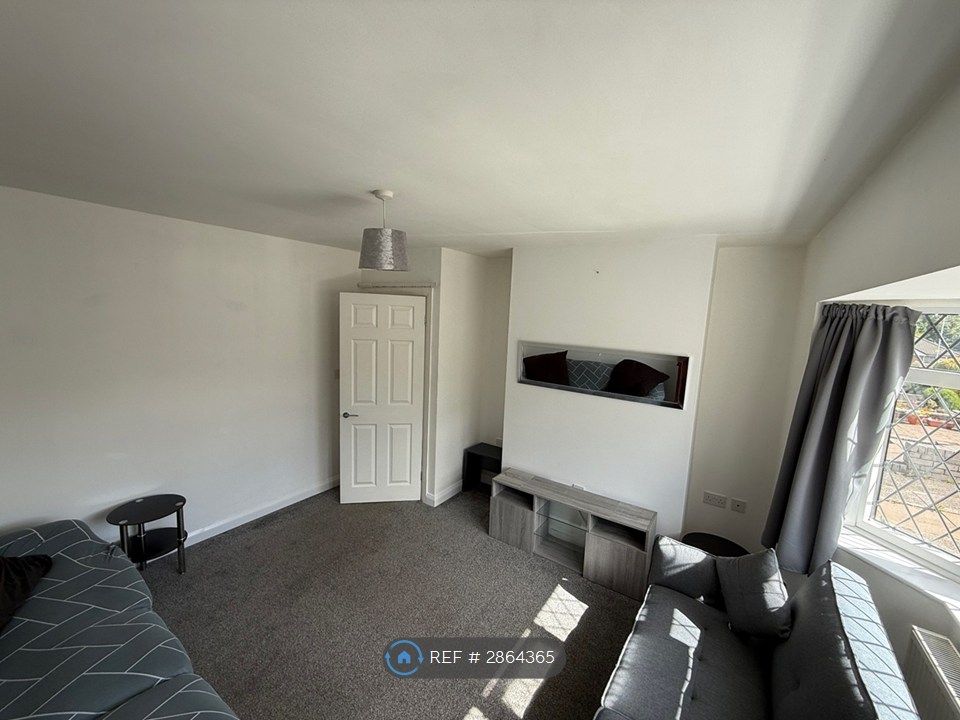 Property photo 3 of 11