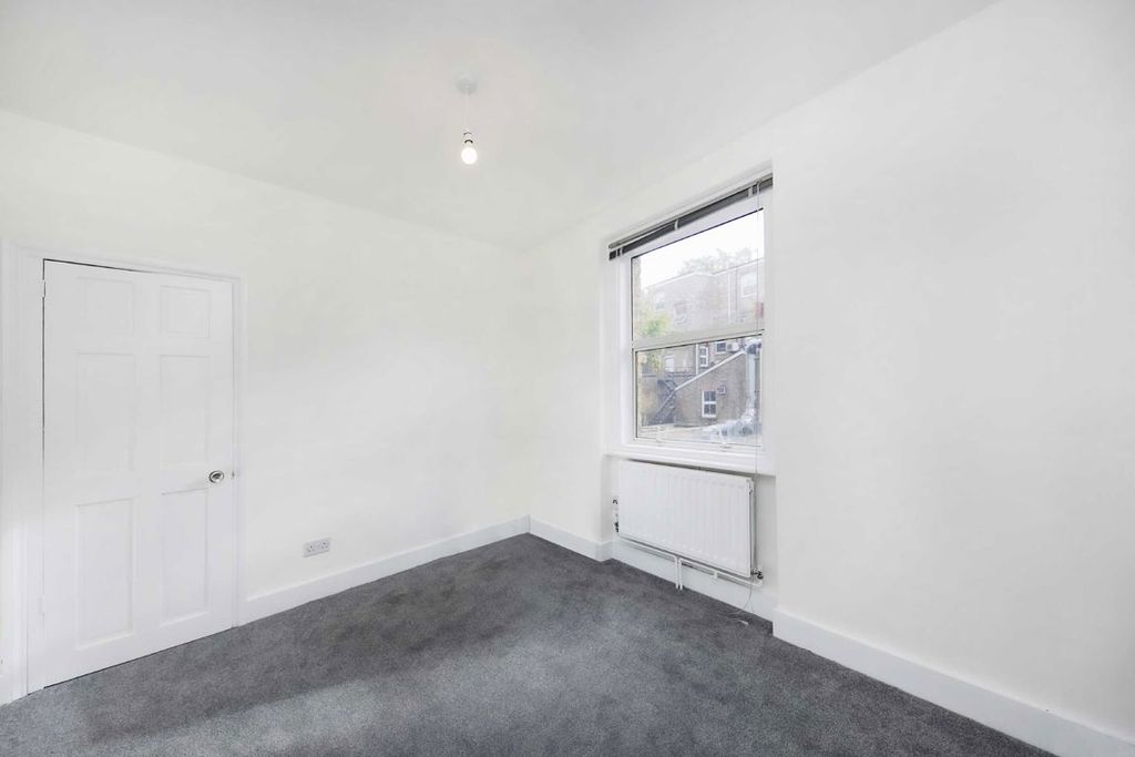 Property photo 2 of 5
