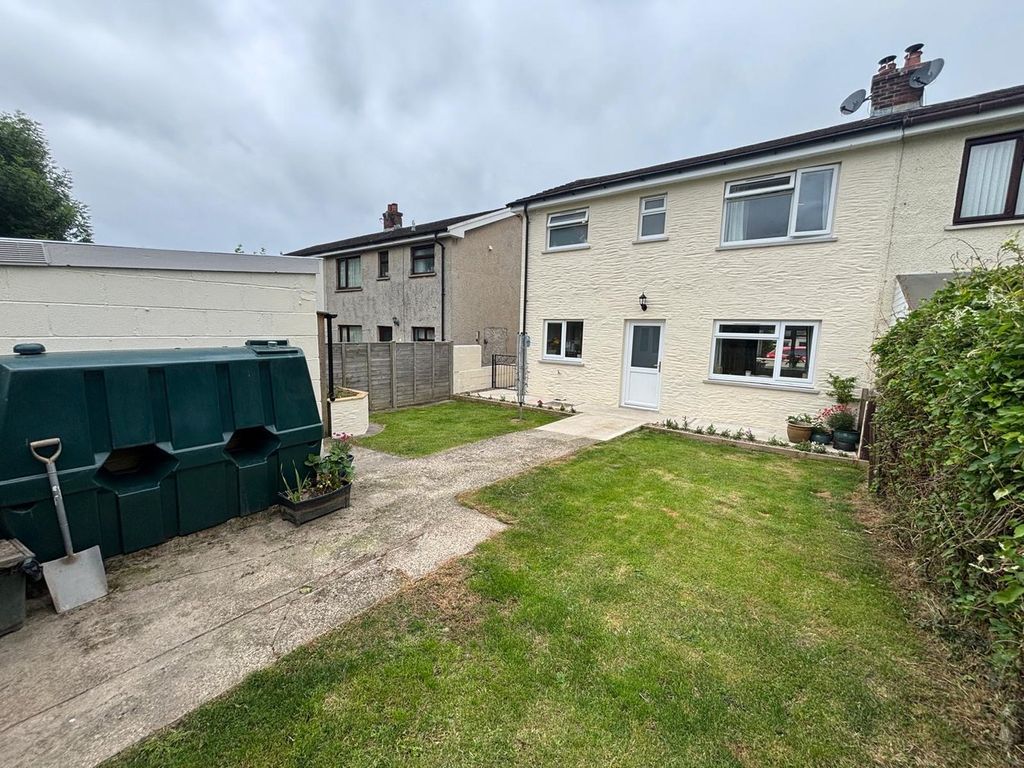 Property photo 2 of 21