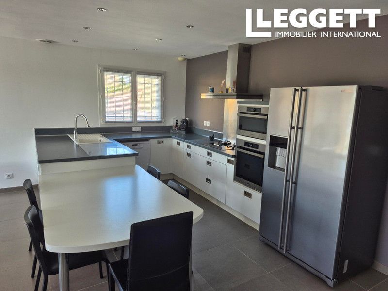 Property photo 3 of 10