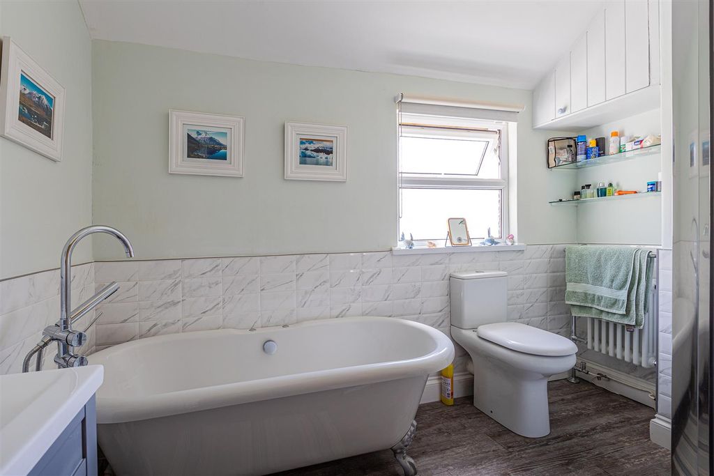 Property photo 3 of 21 Purbeck Street 4-9.Jpg