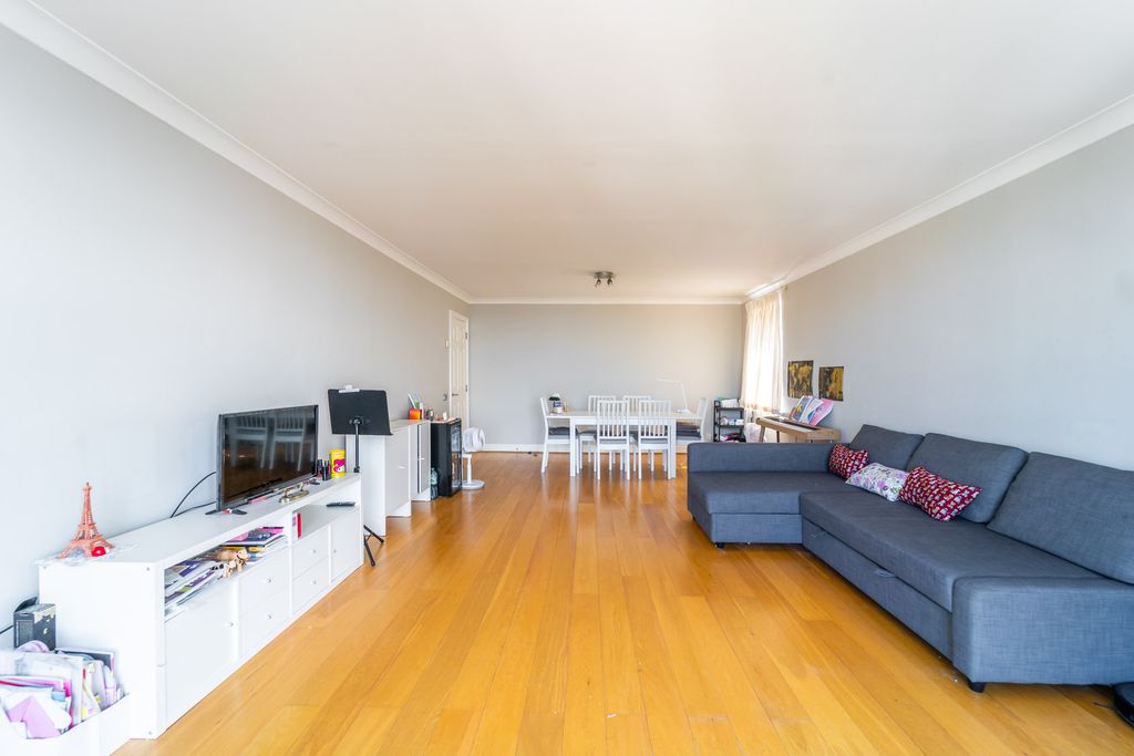 Property photo 3 of 10 Mba02763