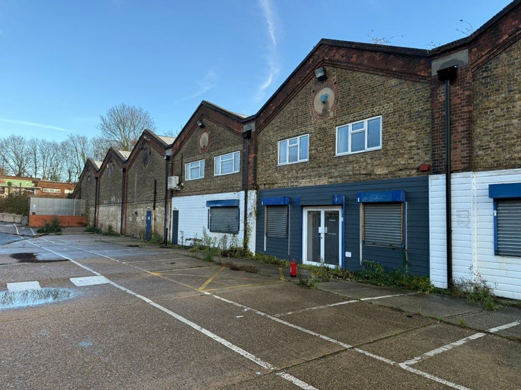 Property photo 2 of 8 Photo 4